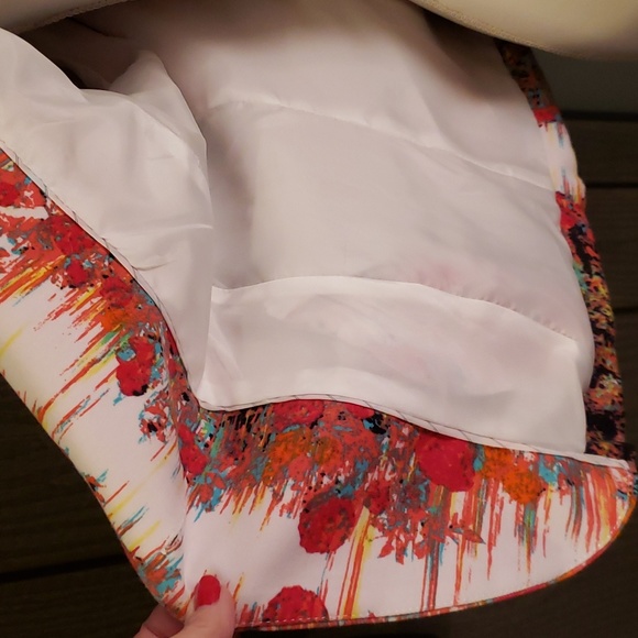 New Directions Floral Tapestry Blazer No Pockets with Poly White Lining - Picture 3 of 7